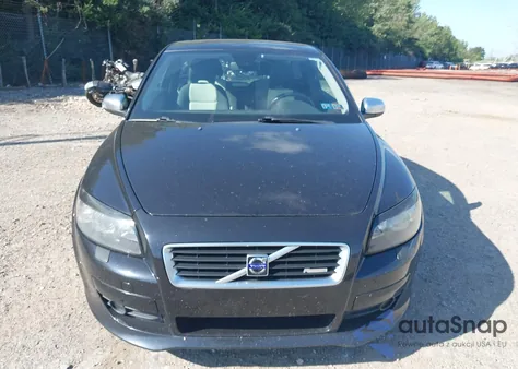 2009 Volvo C30 T5/T5 R-Design z USA, uszkodzony, nr VIN YV1MK672X92143796